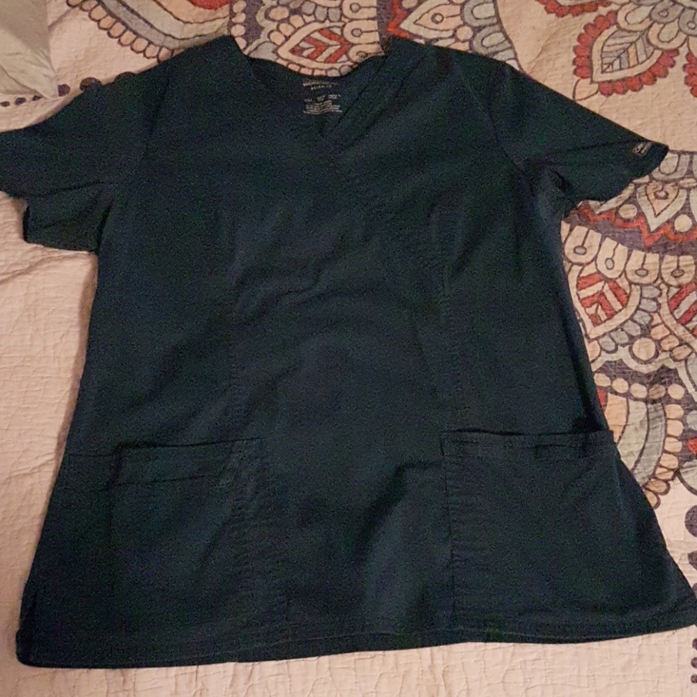 Cherokee scrub top